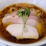 麺屋鈴春 - 料理写真:醤油らーめん