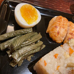 Shirukou - 山菜煮浸し/ 半熟玉子/ 焼き魚/ かやく御飯