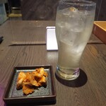 Korian Izakaya Jan - お通しと自家製レモンサワー