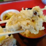 Tempura Ya - 牡蠣天。半生～やや火が通った仕立て。生臭くは無かったですよ。