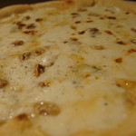 クロッキオ - ゴルゴンゾーラ、はちみつ、くるみピザ