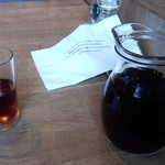 着席すぐに出されるお茶