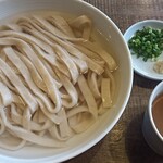 地粉うどん わだち草 - くるみだれ釜揚げうどん