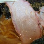家系ラーメン たつ家 - 燻製の香ばしい香り、風味、旨味が良く出ていて美味しい！