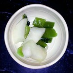 さしみ処 鮮海 - 葛山･さしみ処 鮮海(せんみ:生鮮たかだ)定食の漬物[ミサワホームセラミック静岡支店裾野市御宿定期借地権分譲編](2012.11)