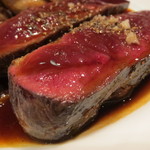 ラ・ブーシェリー・デュ・ブッパ - 青首鴨の炭火焼き、姫りんごのキャラメリゼ、牛蒡と1