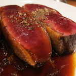 ラ・ブーシェリー・デュ・ブッパ - 青首鴨の炭火焼き、姫りんごのキャラメリゼ、牛蒡と2