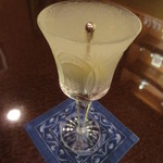 バー クラスター - シェイク・ド・マティーニ。40度ありますが、ハードシェイクで飲みやすくなってます。お酒に弱い方には危険です！