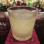 バー クラスター - ソルティードッグ。勿論、フレッシュグレープフルーツ使用♪