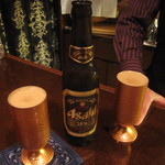 バー クラスター - マスターとお近づきの乾杯♪アサヒのスタウト。プリン体、最高(笑