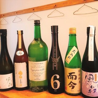 We offer a variety of alcoholic beverages that go well with Tempura, including carefully selected sake.