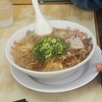 来来亭 - がっつりA定食のラーメン (2021.10.25)