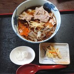 蕎麦の里 びばいろ - 肉そば 930円(税込)