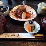 八千代 - 角煮定食(税込1000円)