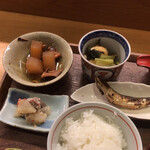 日々魚数寄 東木 - いっぱいに散りばめられています♪