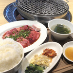 タンとタン焼肉いわしげ - 