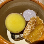 食堂こなん - 先付 銀杏葉の下に隠れし柿のフライ 丸十レモン煮 梅貝 秋刀魚の有馬煮 石山小芋の衣被ぎ