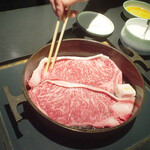 Moritaya - 2004.10.21  最初のお肉はざらめとお肉、お醤油で。