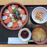 Resutoran Umiake - 帆立とサーモン丼 990円