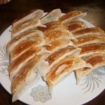 中華家庭料理 雲海 - 焼き餃子（315円×3人前）
