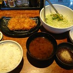 かつはな亭 - ロースかつランチ900円