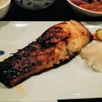 てこな - おまかせ定食（魚︰鰤の麹漬け）700円の鰤