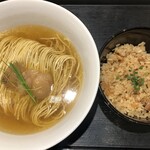麺屋一燈 - 秋の帆立出汁塩ラーメンと干し貝柱のバター醤油炊き込みご飯