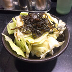 三酉屋 - お通しの塩昆布キャベツ330円