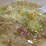 Otafuku - テールスープはピンボケ気味