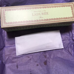 LADUREE - この紫の薄紙が、お肉屋さんのみどりの薄紙に見えて（笑）