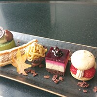 DINING & BAR TABLE 9 TOKYO - 