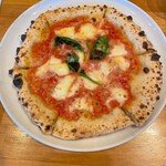 Pizzeria ALLORO - マルゲリータ小さめサイズ/885
