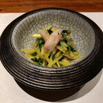 島之内 一陽 - つきだし(いんかのめざめとべにずわい蟹酢の物)