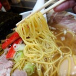 一条流がんこ総本家分家四谷荒木町 - サッポロめんフーズ製の縮れ麺
