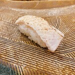 にぎり鮨 一五〇 - 炙りカジキまぐろ