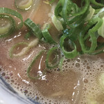 らあ麺と餃子のお店 たか和 - スープば、他には無い醤油豚骨こく旨スープ