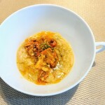 La Brianza - 白いんげん豆とちりめんキャベツミネストローネピリ辛モクズガニ。お豆ほくほくミネストローネに、蟹味噌たっぷりのモクズガニが美味しい美味しい。この時この時期ならではの味覚〜☆
