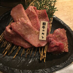 七輪焼肉 肉屋 - 