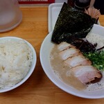 黒豚らーめん+特製煮玉子+ごはん大