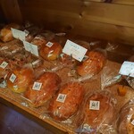 麦わらぼうし - 店内