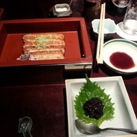 五代目 野田岩 麻布飯倉本店 - 志ら焼きとキャビア。正に究極の合体　うなぎの味をキャビアが引き立てます。塩か醤油かキャビアか、贅沢な選択ができます。究極の味！！