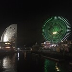 YOKOHAMA ROYAL PARK HOTEL - 夜景を眺めて歩くと３つのホテルと観覧車を眺めながらクラブフロアの在る。ホテルは無いのでしょうか⁇と思いました。