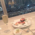 横浜ロイヤルパークホテル - シャンパン　夜景を楽しみながら私のシャンパン