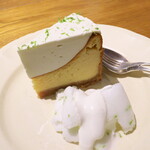 ウブリエ - 伊豆産ライムがすっきり香る。チーズのまったり感×ソルベの清涼感で、ディナーが綺麗に締まる