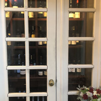 レストラン ラ・マーレ - ワインセラーを横目に