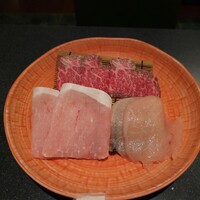 Shangri-La’s secret 表参道店 - お肉3種食べ比べ　国産鶏むね肉/黒毛和牛赤身A５ランク/国産黒豚