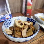 酒・肴・宴 食句 - まぐろ角煮とイカの炒め物