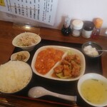 Saisai Chuuka Dainingu - エビチリ＆油淋鶏風ランチご飯大盛り