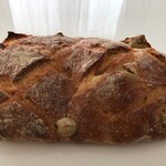 パン・デ・フィロゾフ - 【チャバタ・オリーブ　ホール】680円