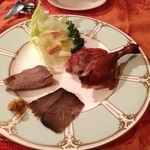 ツヴァイ ヘルツェン - 前菜（合鴨の燻製、スモークタン）